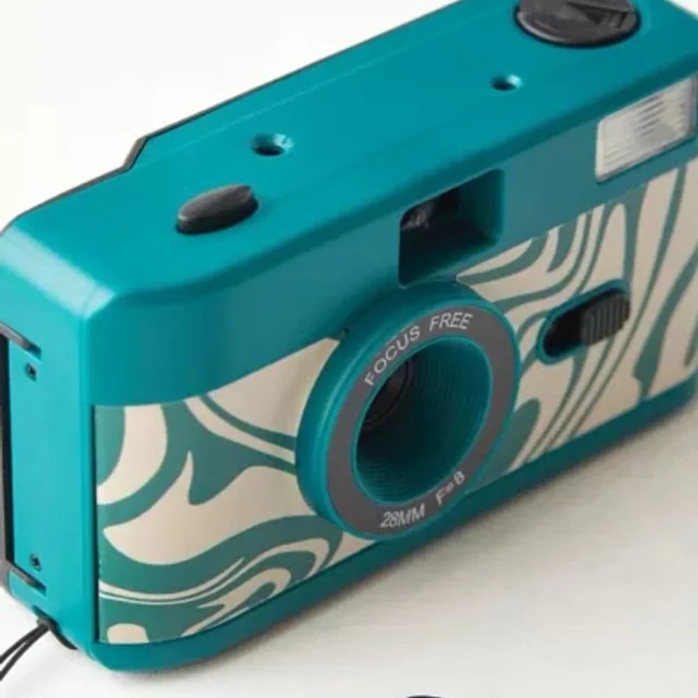Retro UO 35mm Flash Camera
